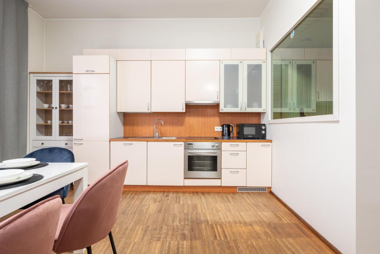 Old Town - Vaike Karja Apartment Tallinn Bagian luar foto